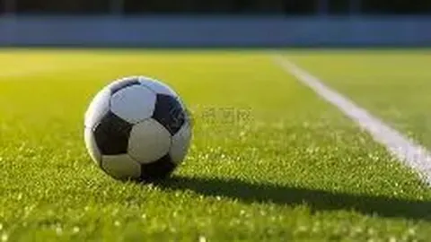 “19岁泰拳新星怒怼裁判，白近斌重拳出击导致对方紧急送往医院救治”